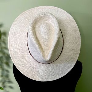 Women’s once worn packable fedora